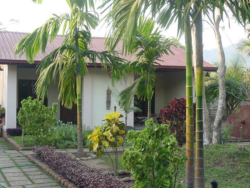 Golden Sunrise Hotel Kyaikto Ngoại thất bức ảnh