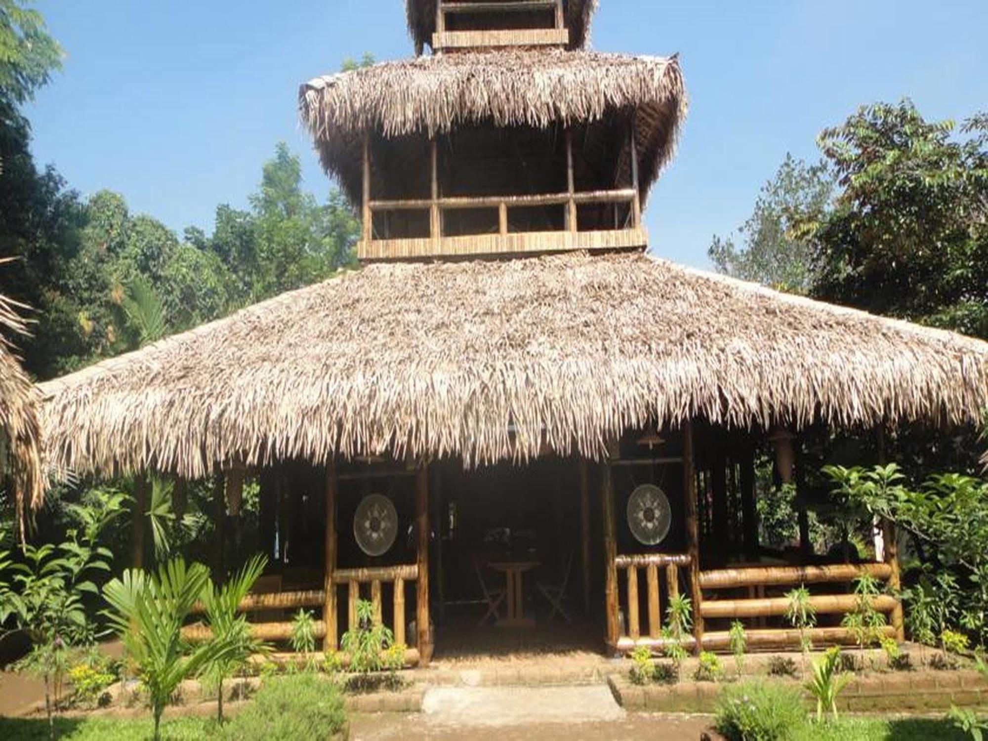 Golden Sunrise Hotel Kyaikto Ngoại thất bức ảnh