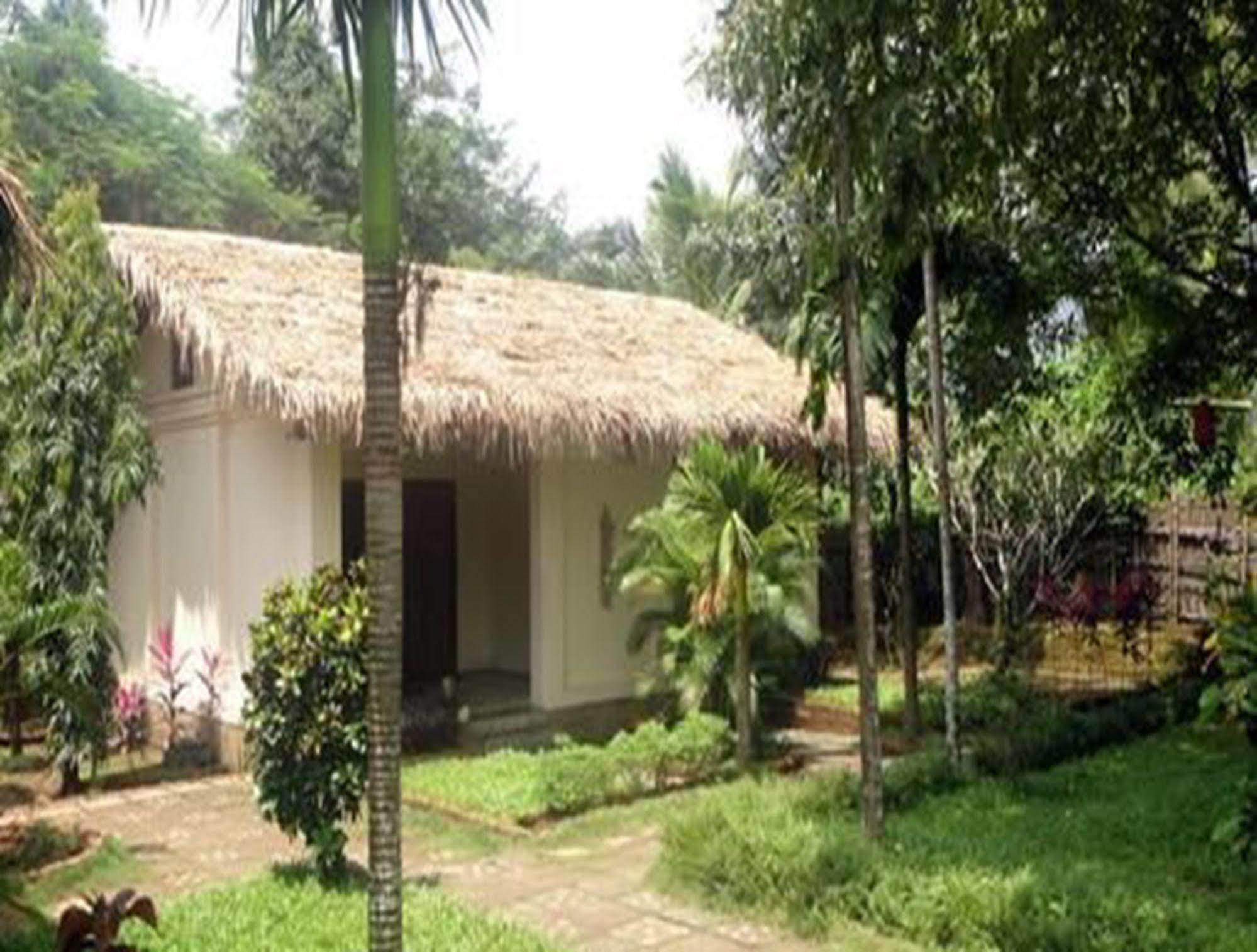 Golden Sunrise Hotel Kyaikto Ngoại thất bức ảnh