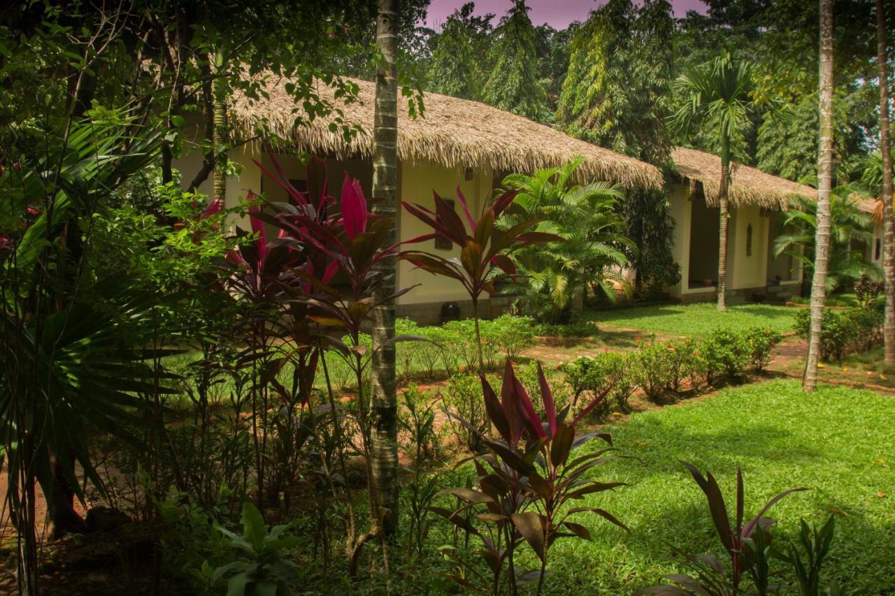 Golden Sunrise Hotel Kyaikto Ngoại thất bức ảnh
