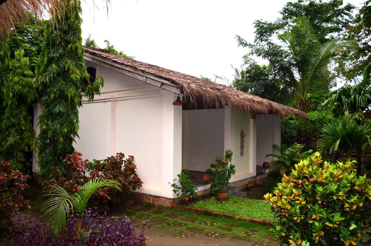 Golden Sunrise Hotel Kyaikto Ngoại thất bức ảnh