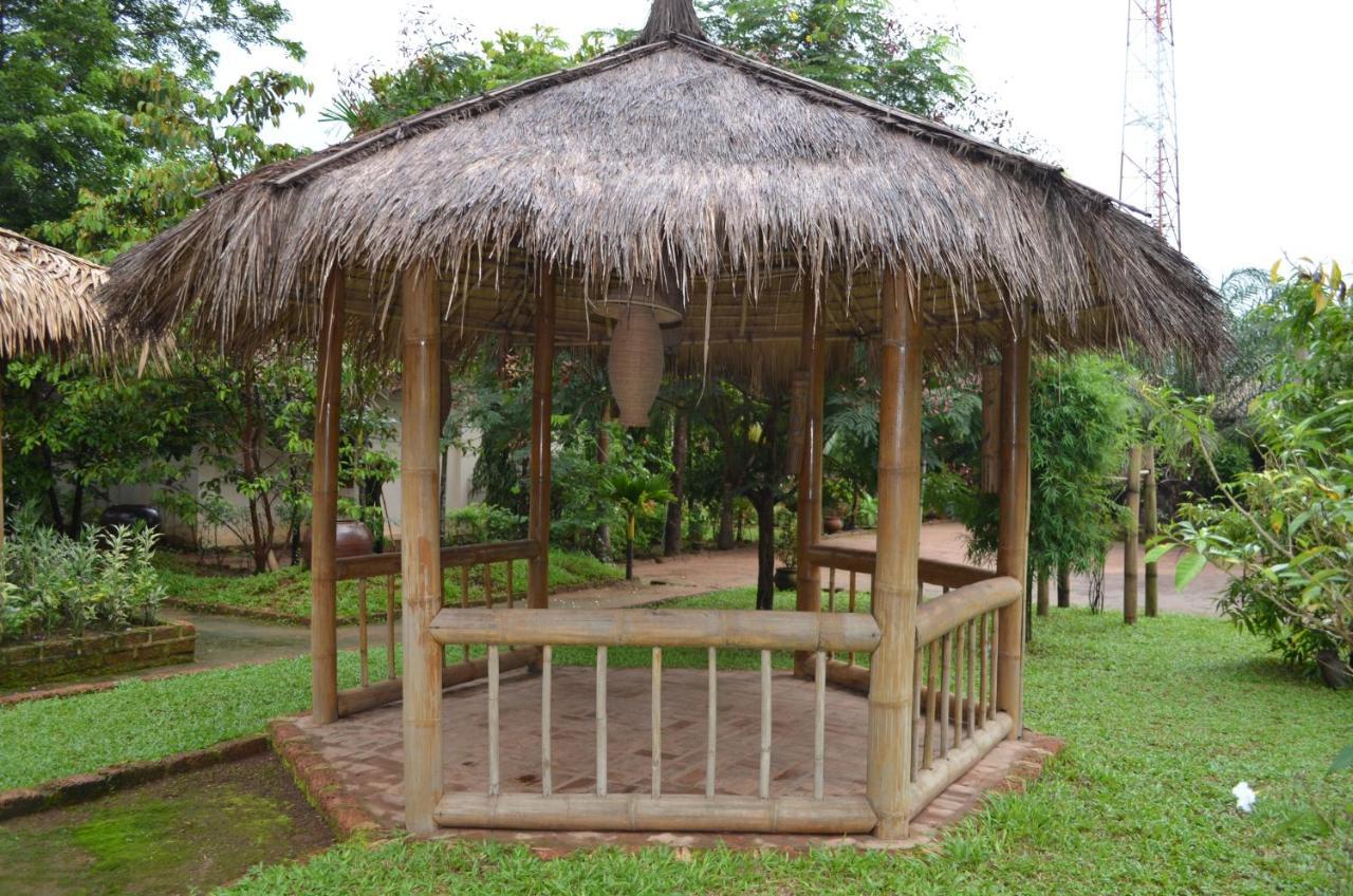 Golden Sunrise Hotel Kyaikto Ngoại thất bức ảnh